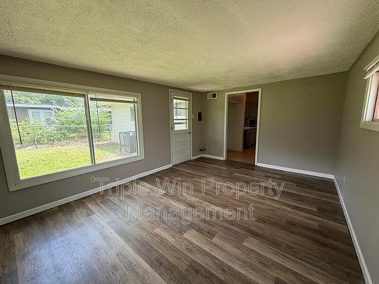 835 Bobbins Ln — Photo 17