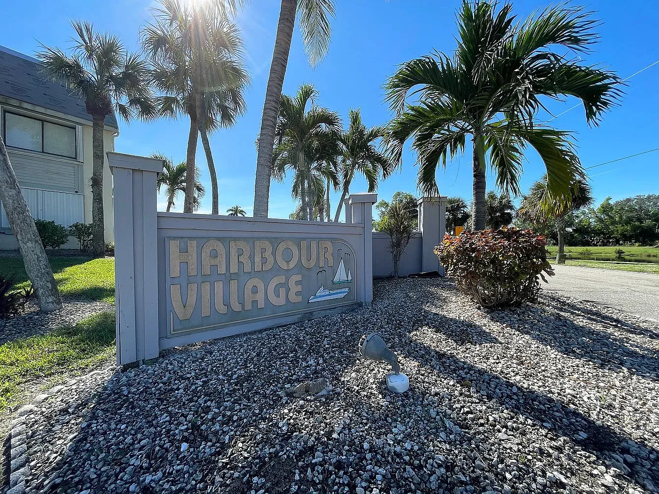 2 bed, 1008 sqft, $1,490 — Photo 2