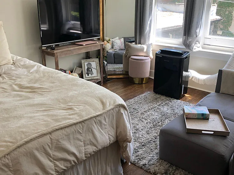 646 1/2 W Roscoe St #1N — Photo 20