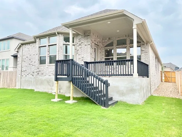 2920 Youngwood St — Photo 17
