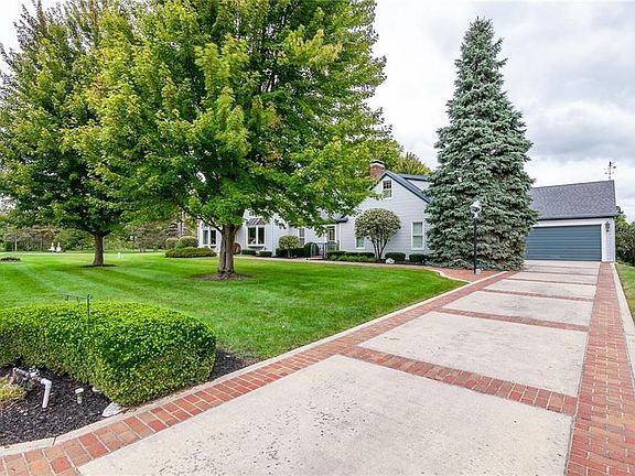 5th image of 110 Lakewood Pl