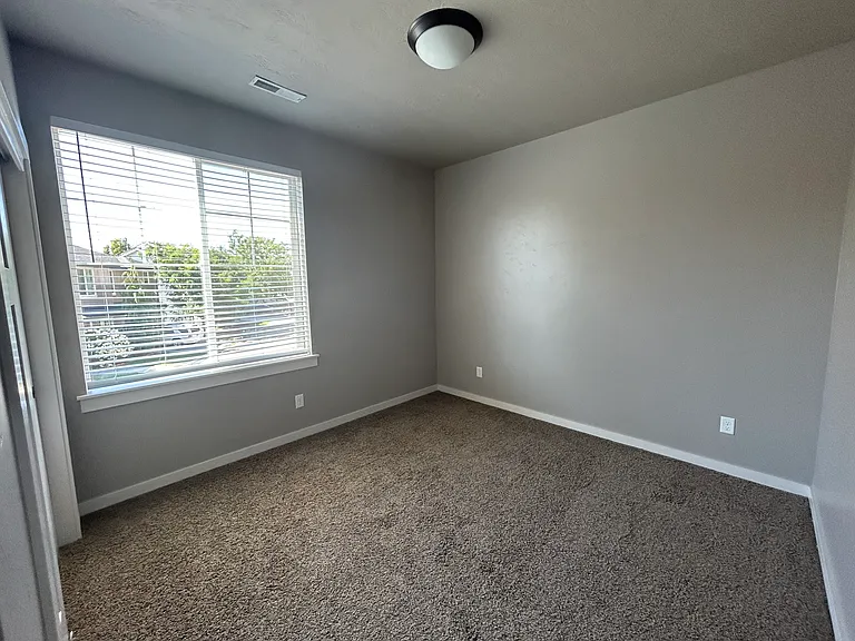 1725 E Bellalucca Ln — Photo 21