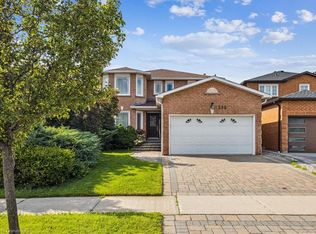 588 Fairview Rd W, Mississauga, ON L5B3X3