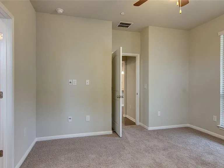 3240 E Whitestone Blvd #85 — Photo 20