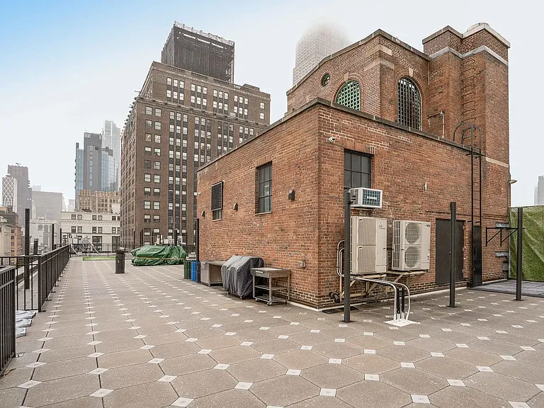 220 Madison Ave #7Q — Photo 10