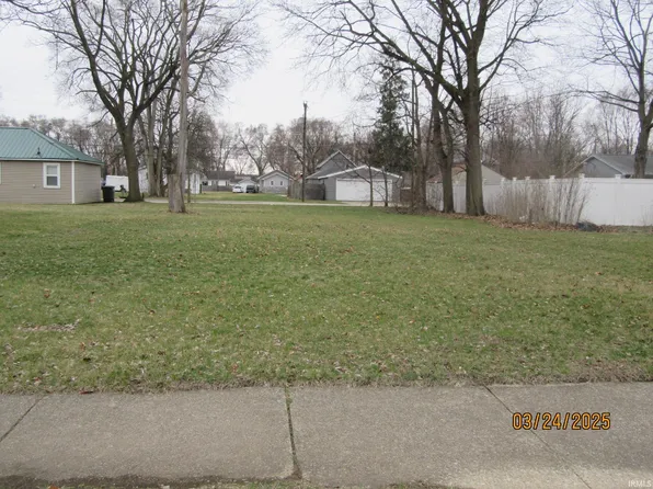 1421 Krau St, Elkhart, IN 46516
