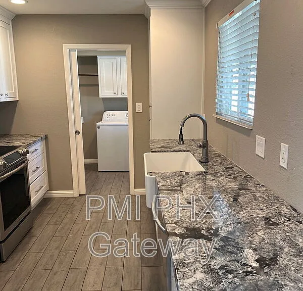1336 W 12th St — Photo 5