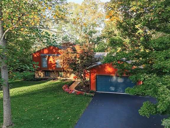 3rd image of 7577 Whitehall Cir W