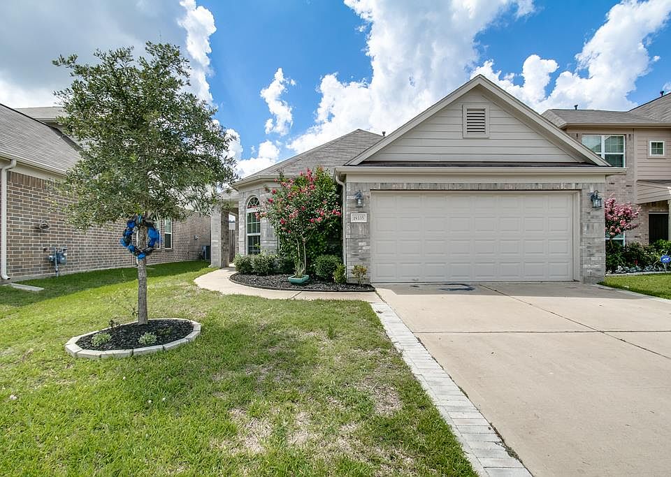1st image of 19335 English Pine Ct