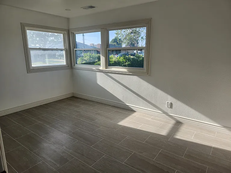 Sequoia St — Photo 18