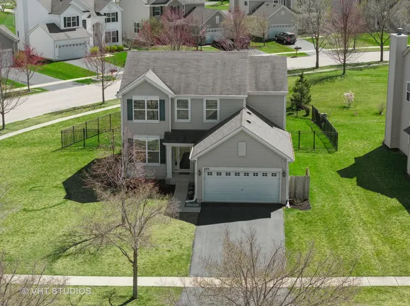290 Bedford Ln, Volo, IL 60073