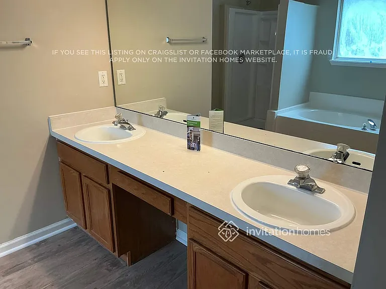 13581 Ashford Wood Ct E — Photo 21