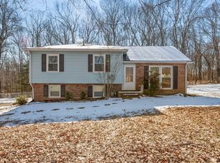 104 Friar Tuck Dr, Dickson, TN 37055