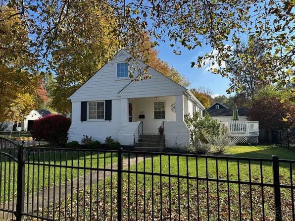 4008 Rowan Hill Dr, Cincinnati, OH 45227