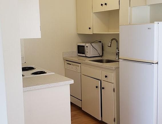 4th image of 1625 Leavenworth St APT 307