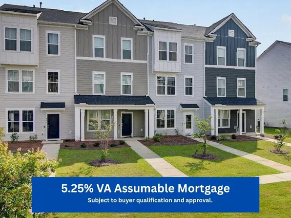 861 Recess Point Dr, Moncks Corner, SC 29461