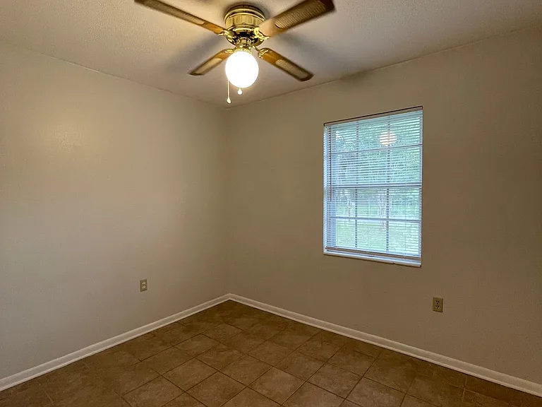 48 Fawn Ln — Photo 9
