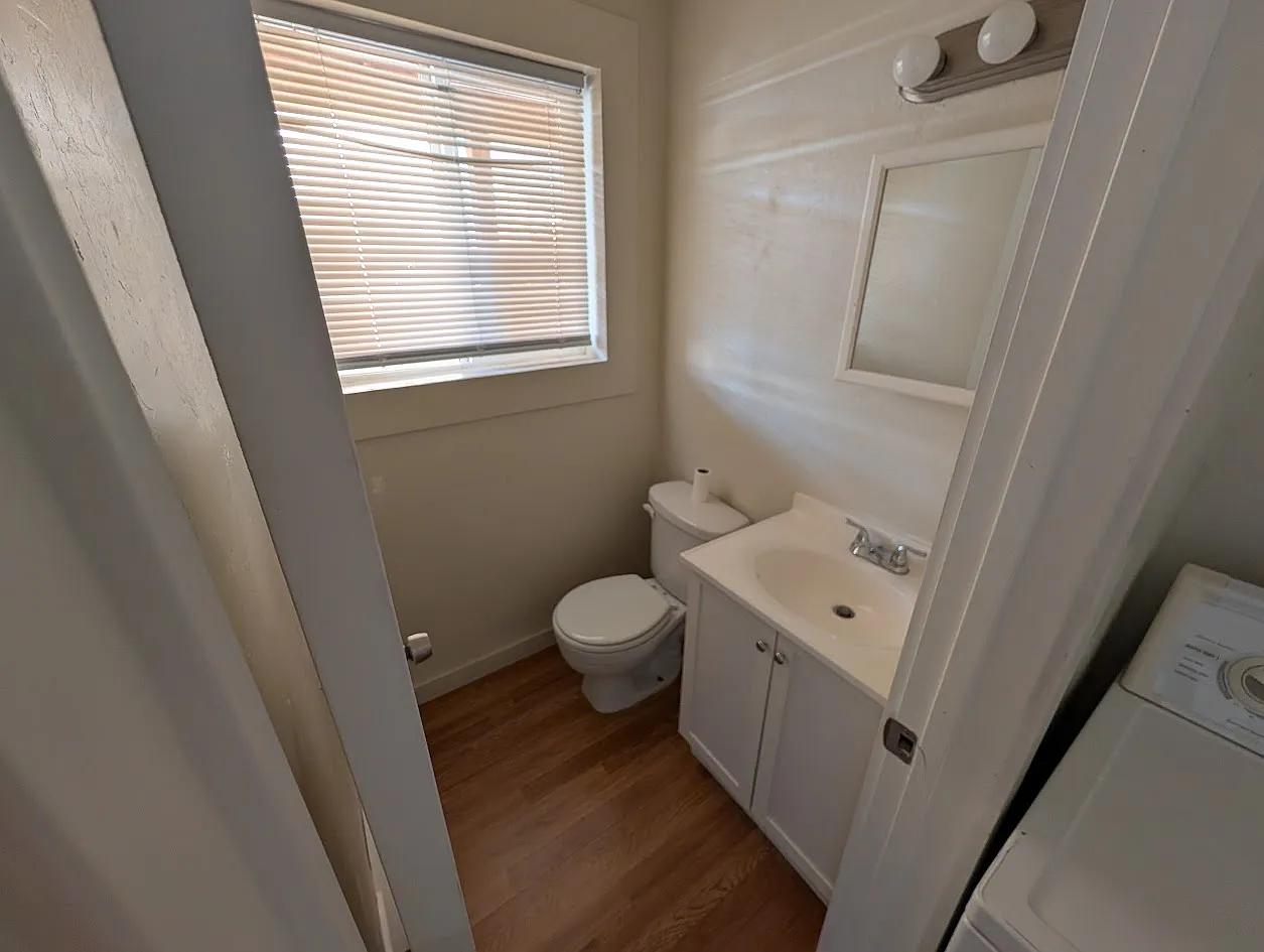 2 bed, 1.5 bath, 960 sqft, $1,300 — Photo 3