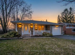 630 Fleet St, Kingston, ON K7M5A2
