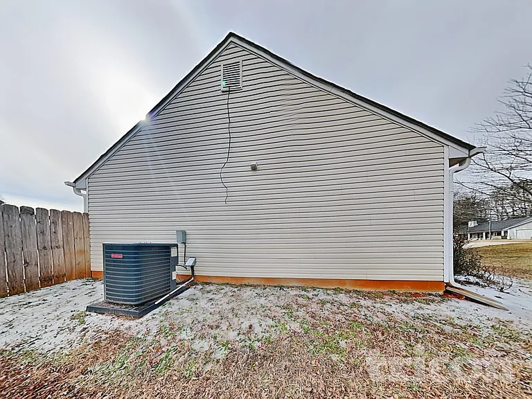 1279 Wentworth Cove Ct — Photo 15