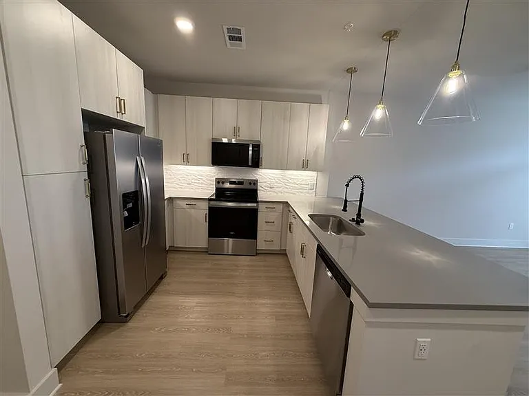 District on the Etowah Apartments — Photo 1103