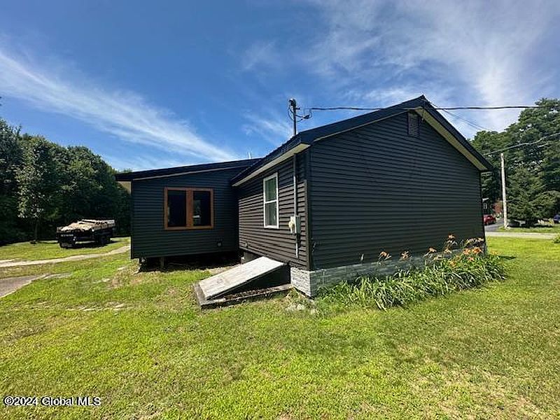 3rd image of 46 Champlain Drive