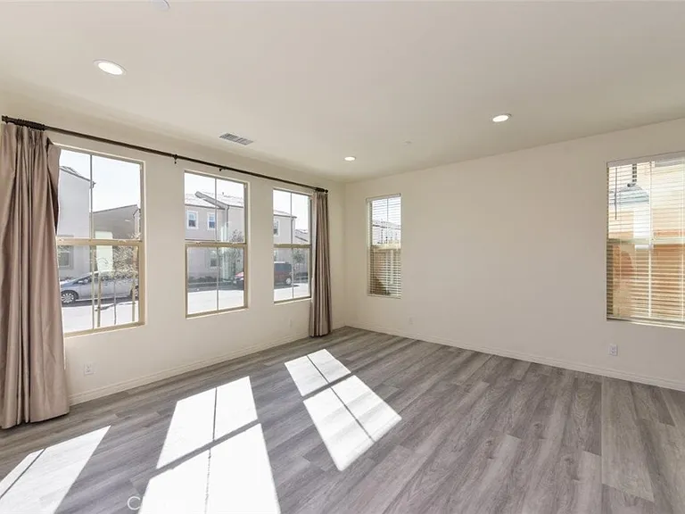 117 Halo — Photo 8