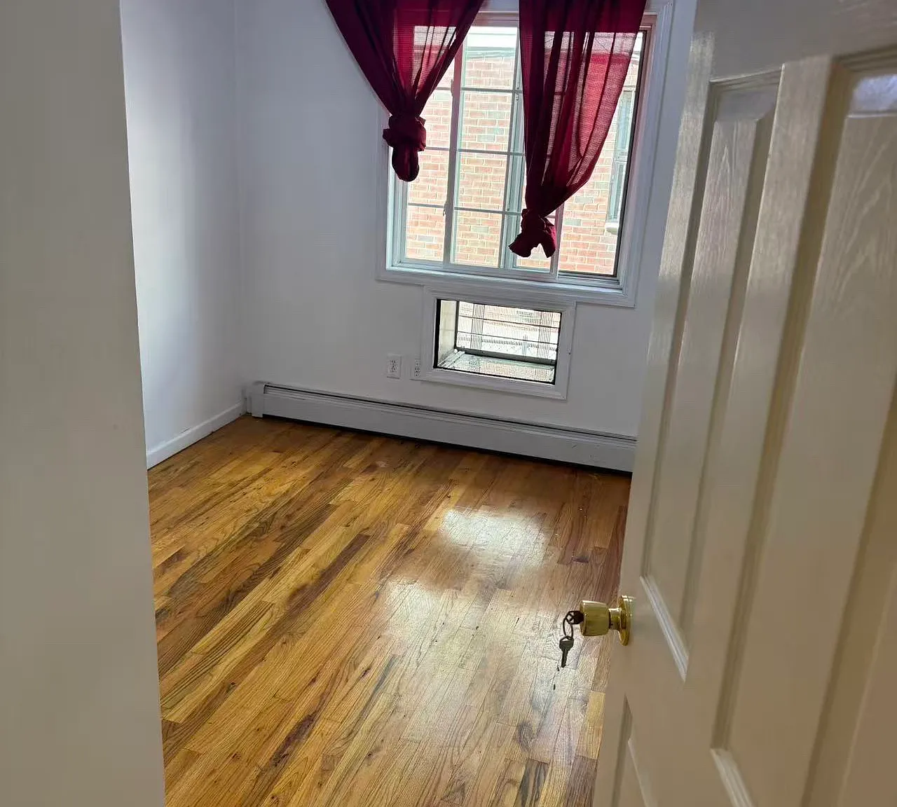 3 bed, 1.5 bath, 1000 sqft, $3,000 — Photo 2