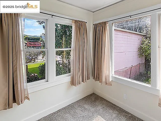 518 44th St #518B — Photo 3