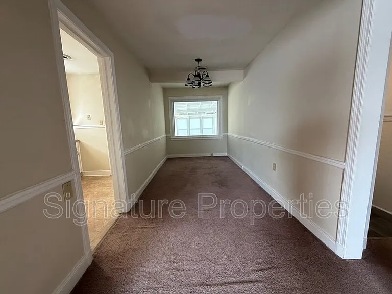 515 E Read St — Photo 9