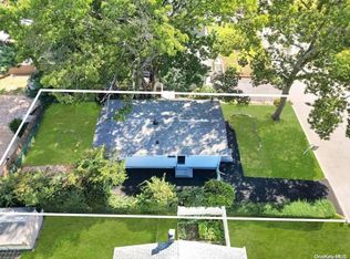 29 W 21st St, Deer Park, NY 11729