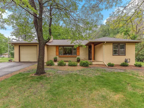 5725 Golden Valley Rd, Golden Valley, MN 55422