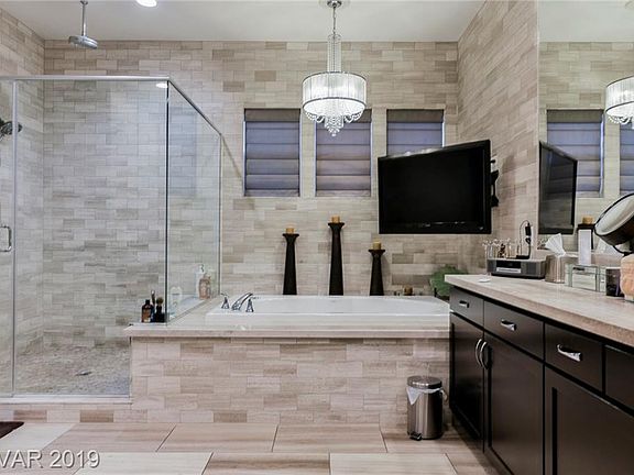 3rd image of 9755 Quencia Ct