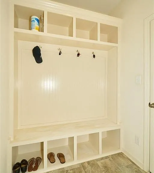 8255 Carnegie Ln — Photo 3