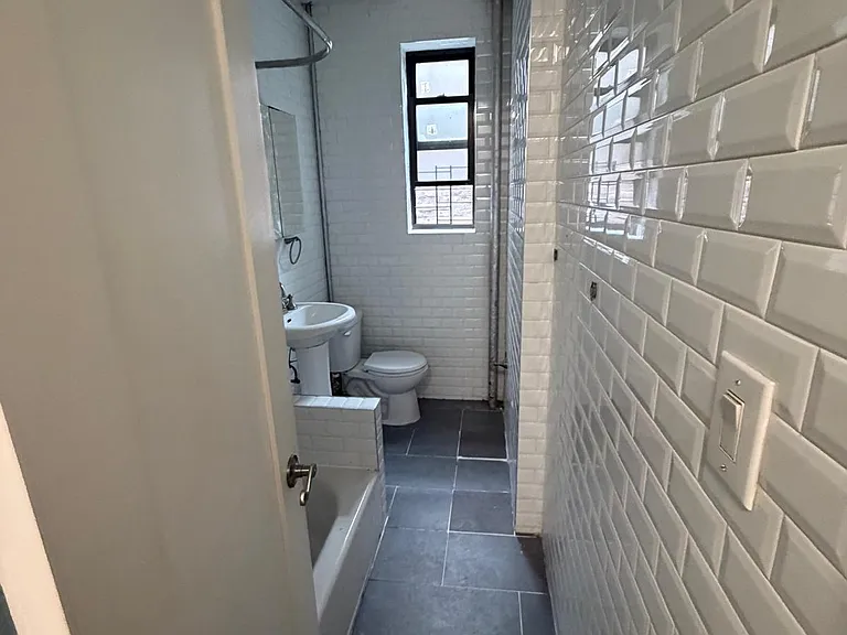 1587 Carroll St #3F — Photo 6