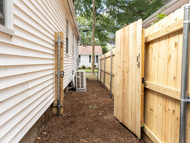 144 Texas Ave — Photo 38