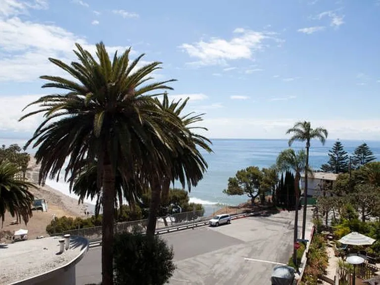 Bluff Pl — Photo 9