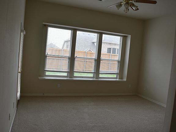 Master BR- door to backyard