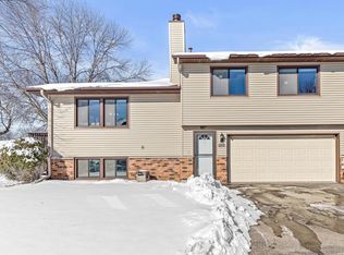 8722 N Maplebrook Cir, Brooklyn Park, MN 55445