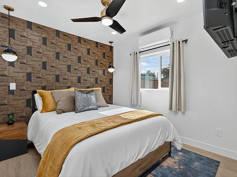1341 E Willetta St #B — Photo 2
