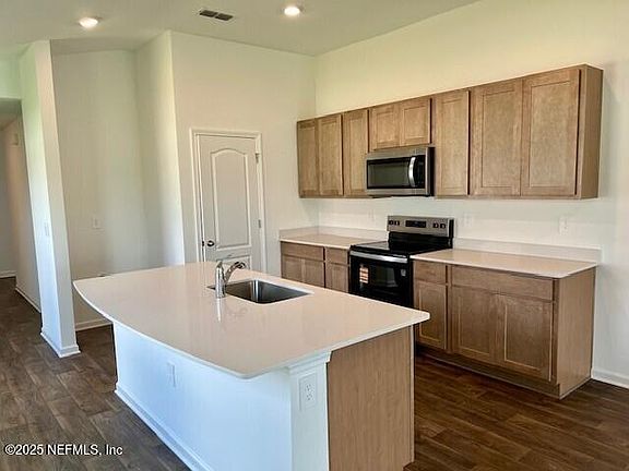 5th image of 1367 LITTLE HERON Place