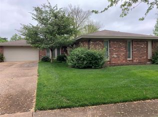 119 Lea Meadows Dr, Ballwin, MO 63011