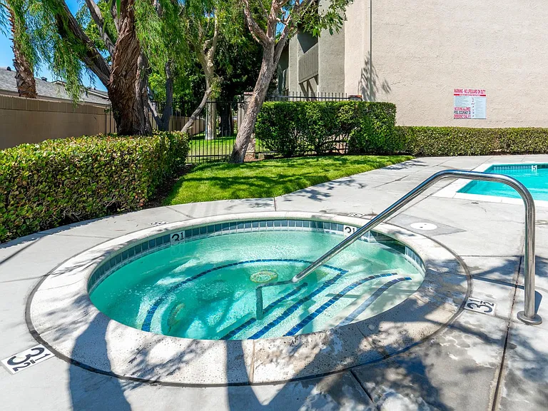 Trask Apartments — Photo 7