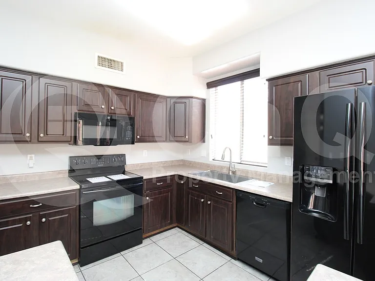 4520 E Glenhaven Dr — Photo 4