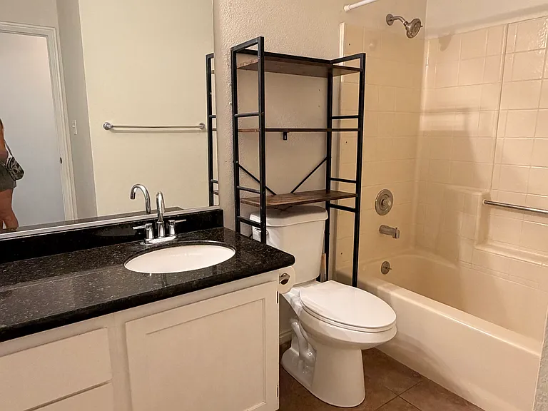 1743 W Green Valley Ln — Photo 8