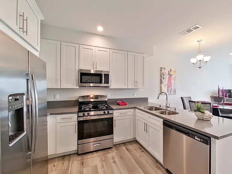 The Views Apartment Homes — Photo 7