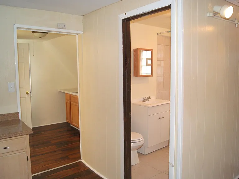 2208 N Knox Ave #2 — Photo 6