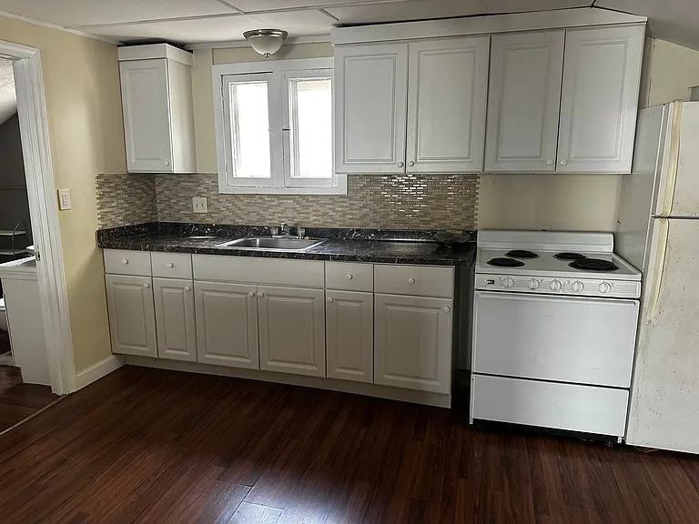 218 Academy — Photo 7