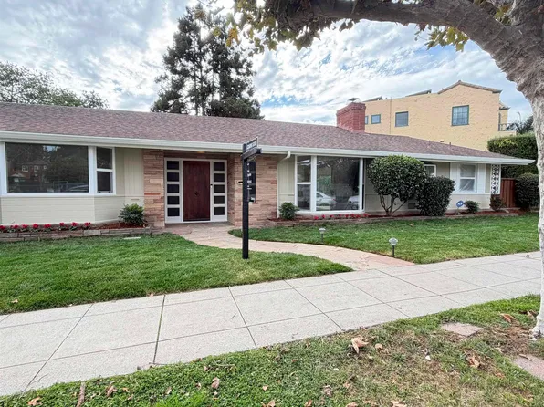 1120 Hubert Rd, Oakland, CA 94610