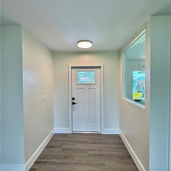 145 SW 28th Ter — Photo 6
